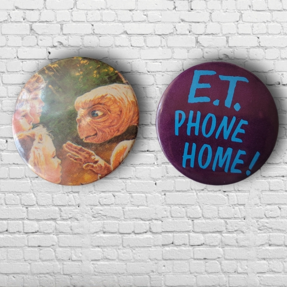 Vintage Round Novelty Pinback Buttons 2×E.T